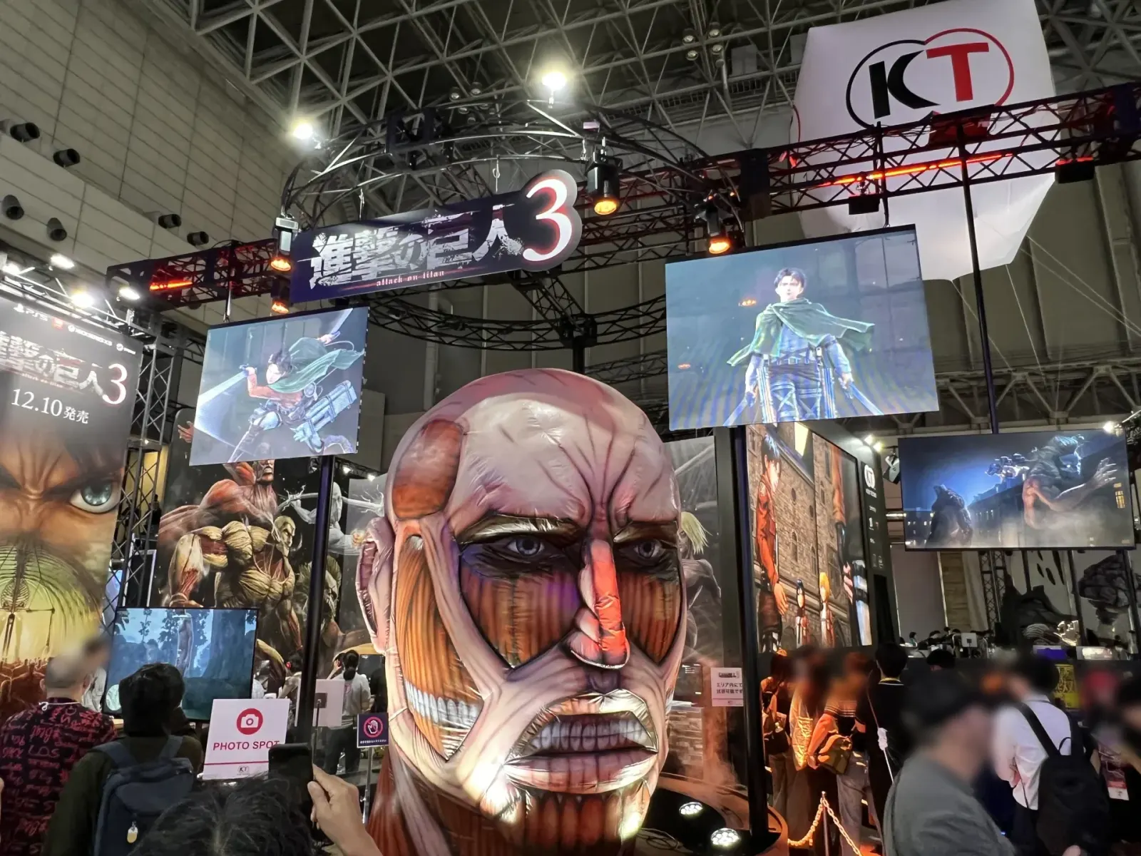 La demo de Attack on Titan 3 en el TGS 2026 simplifica el combate con el equipo de maniobras